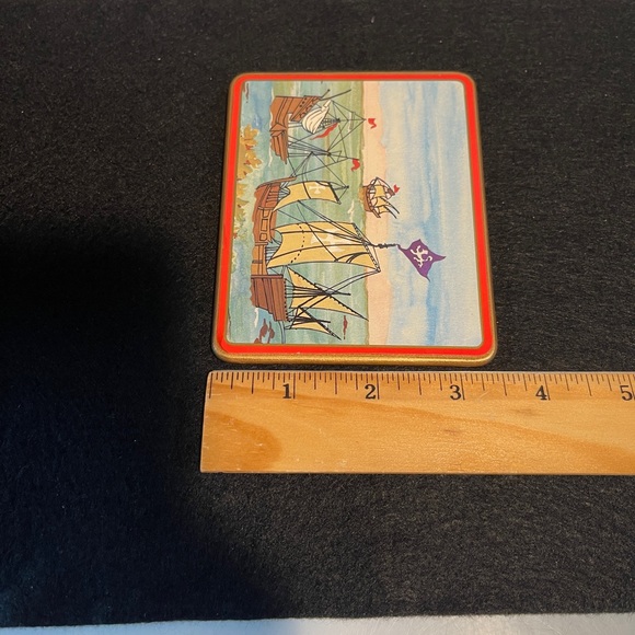 Tiffany & Co. Vintage and Very Rare Set of Four Wood Lacquer Coasters - Picture 2 of 6